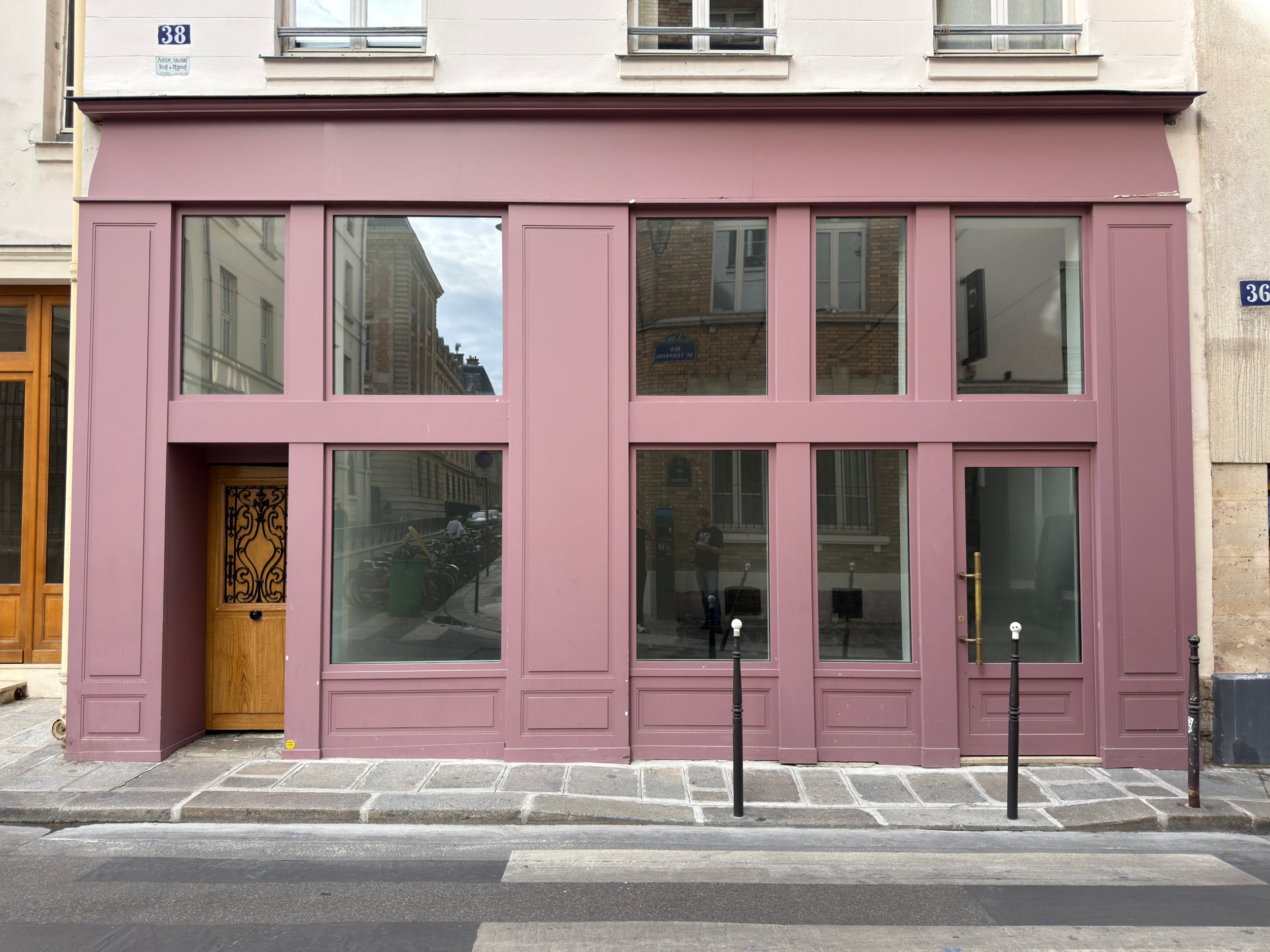 Louna Paris façade, 38 rue du Vertbois